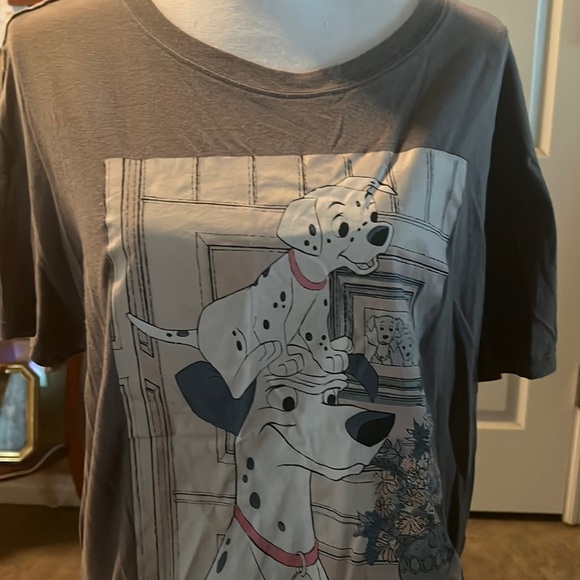 Disney Tops - Disney Dalmatian t shirt